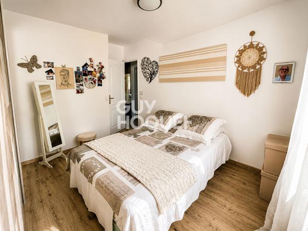 LUNEL  Villa T5 de plain-pied  avec piscine, pool-house de 50 m² et terrain de 722 m²
