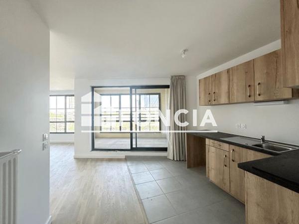 Location Appartement 3 pièces 68.1 m² - 2 SENTE MARCELLE LARIGAUDIERE Bordeaux 33100