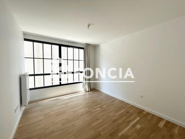 Location Appartement 3 pièces 68.1 m² - 2 SENTE MARCELLE LARIGAUDIERE Bordeaux 33100