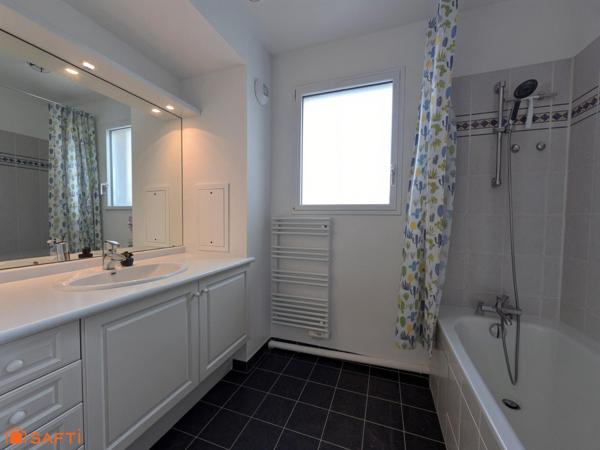 Coeur de ville, duplex en dernier étage, 3 terrasses, vue dégagée, cave