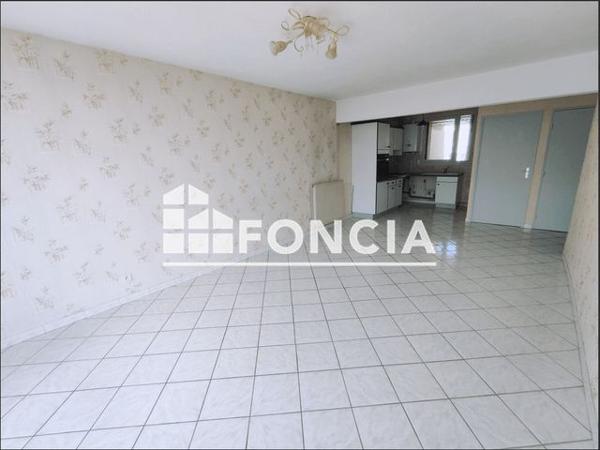 Location Appartement 4 pièces 81.19 m² - 86 RUE DE L'ISLE Voreppe 38340