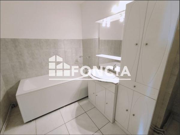 Location Appartement 4 pièces 81.19 m² - 86 RUE DE L'ISLE Voreppe 38340