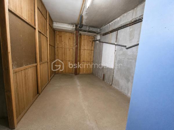 À VENDRE MURS LOCAL COMMERCIAL
À deux pas du plan d’eau
 88 m²
Local commercial &Mur, propre et fonctionnel, idéal pour différents types d’activités.
📞 Pour plus d’informations ou pour organiser une visite, contactez-nous