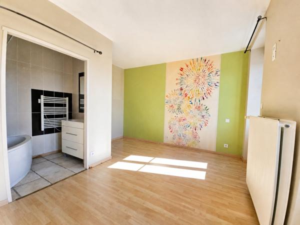 : Maison de ville -proche commodités