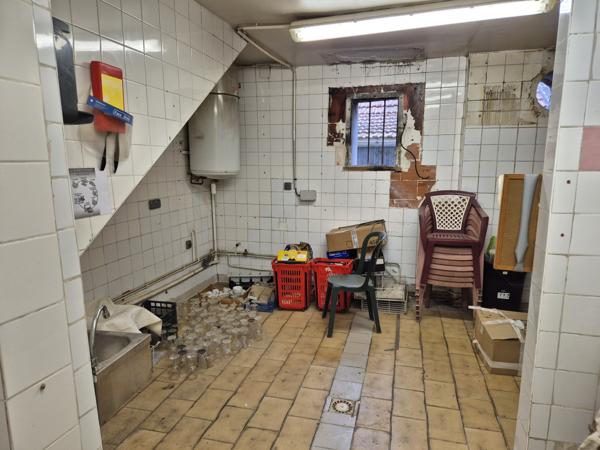 Ensemble immobilier local commercial et appartement Ribaute-les-Tavernes (30720)