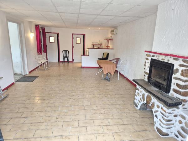Ensemble immobilier local commercial et appartement Ribaute-les-Tavernes (30720)