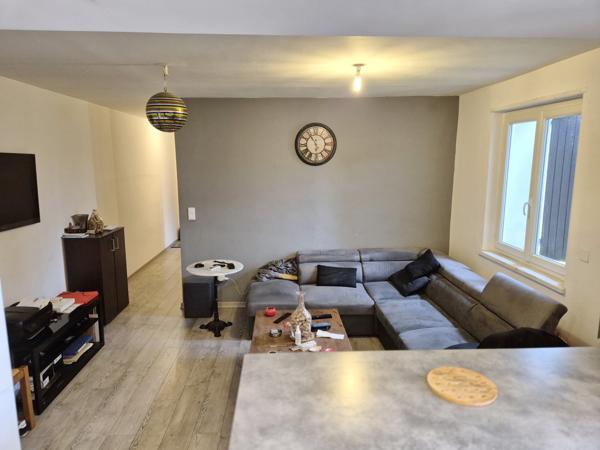 Ensemble immobilier local commercial et appartement Ribaute-les-Tavernes (30720)