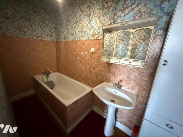NOUVEAUTE ! Un immeuble à usage commercial et d'habitation à CHATELAUDREN-PLOUAGAT