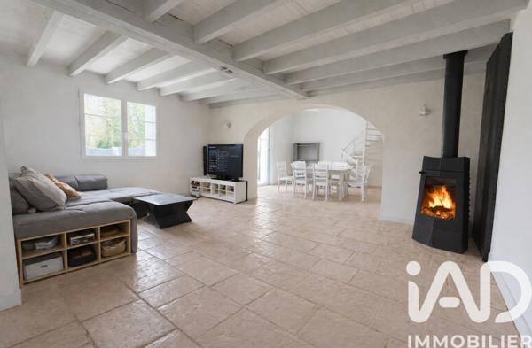 Maison à vendre 5 pièces 130 m² Bourg-Charente