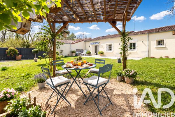 Maison à vendre 5 pièces 130 m² Bourg-Charente