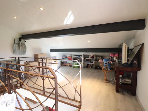 Maison Peschadoires 7 pièce(s) 160 m2 environs + jardin +/-2000 m2