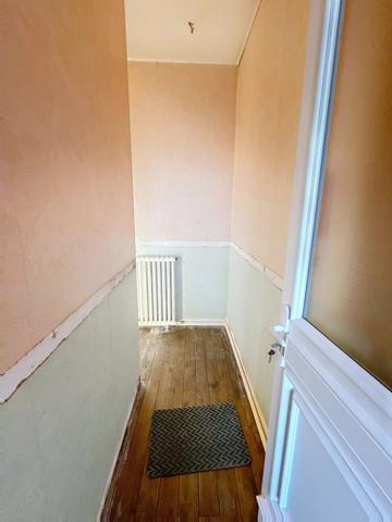 Vente                                                      Appartement
                        
                     3 pièces                      63 m2                     à Laon