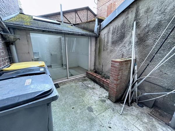 Vente                                                      Appartement
                        
                     3 pièces                      63 m2                     à Laon