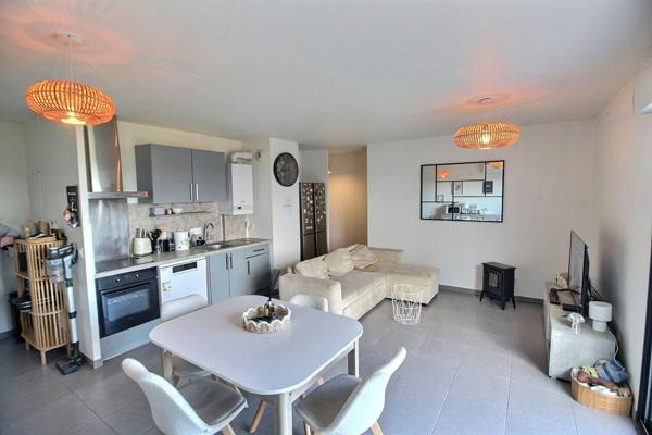 À VENDRE APPARTEMENT DE STANDING RÉSIDENCE AVEC PLACE DE PARKING ET CAVE