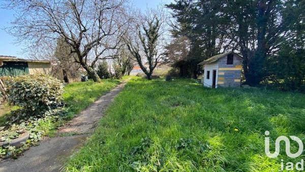 Maison 4 pièces de 88 m² à Fontenay-le-Comte (85200)