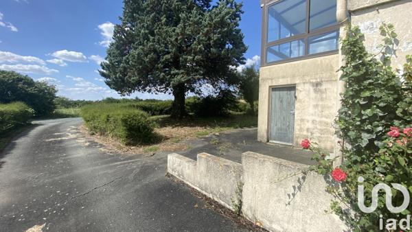 Maison 4 pièces de 88 m² à Fontenay-le-Comte (85200)