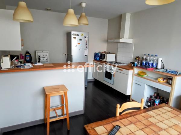 Local Commercial 7 pièces - 2200 m²