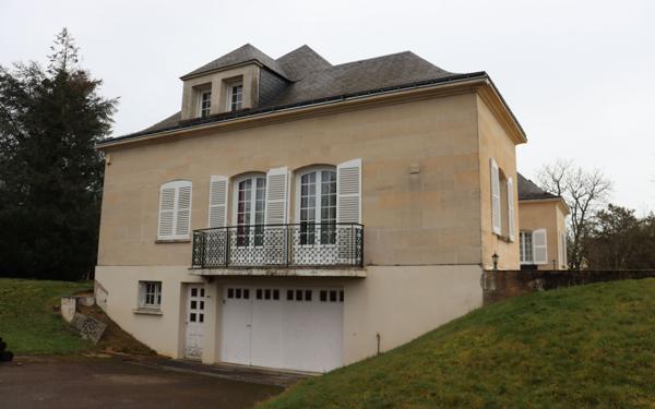 Maison à vendre    8 pièces • 400 m2 Saint-Georges-sur-Baulche