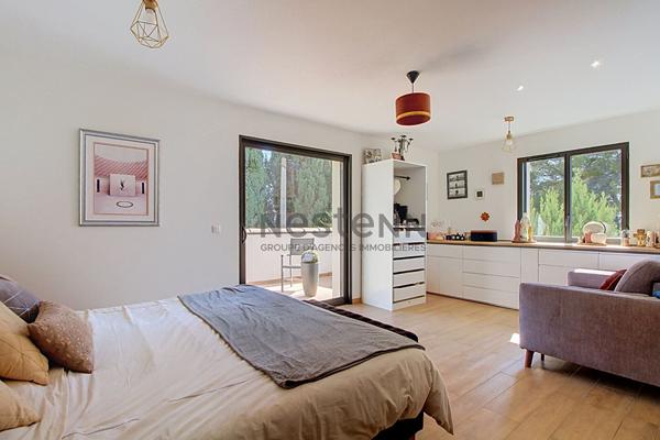 Maison 131 m² avec piscine 9 x 4 m, terrain 691 m² et prestations haut de gamme à Vitrolles