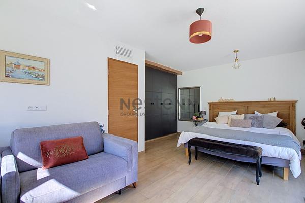 Maison 131 m² avec piscine 9 x 4 m, terrain 691 m² et prestations haut de gamme à Vitrolles