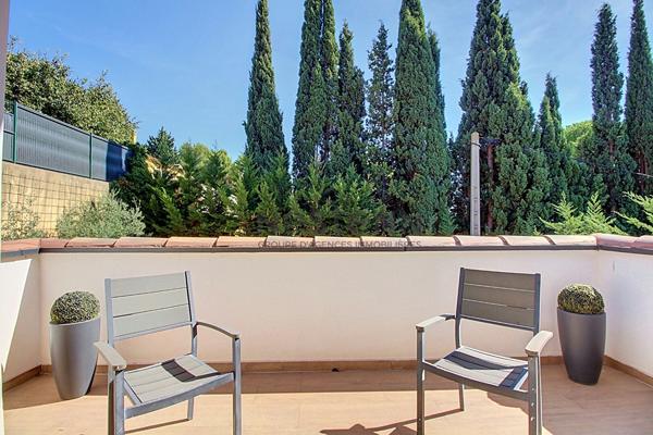 Maison 131 m² avec piscine 9 x 4 m, terrain 691 m² et prestations haut de gamme à Vitrolles