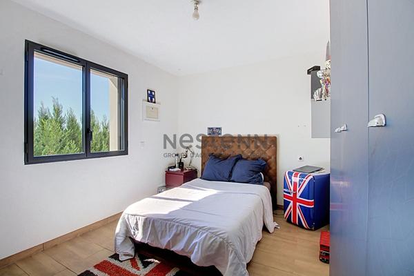 Maison 131 m² avec piscine 9 x 4 m, terrain 691 m² et prestations haut de gamme à Vitrolles