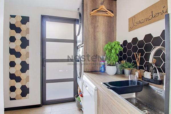 Maison 131 m² avec piscine 9 x 4 m, terrain 691 m² et prestations haut de gamme à Vitrolles