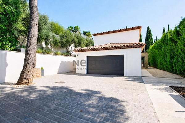 Maison 131 m² avec piscine 9 x 4 m, terrain 691 m² et prestations haut de gamme à Vitrolles