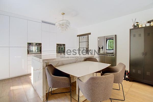 Maison 131 m² avec piscine 9 x 4 m, terrain 691 m² et prestations haut de gamme à Vitrolles