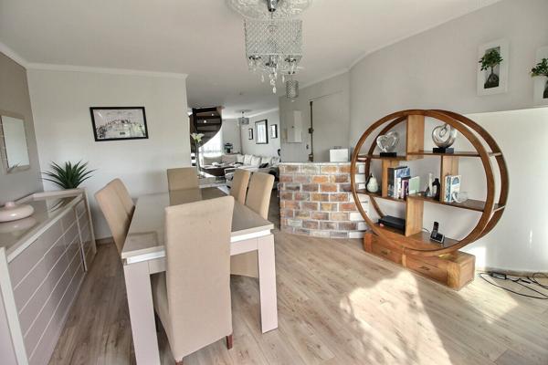 Appartement duplex 6 pièces 102.85 m2 ORLY