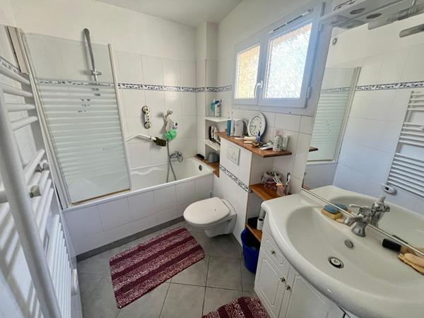 Meaux maison HYPER centre ville avec local professionnel