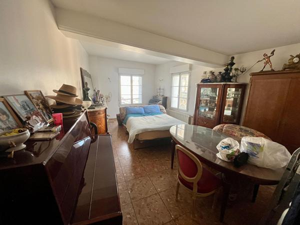 Meaux maison HYPER centre ville avec local professionnel