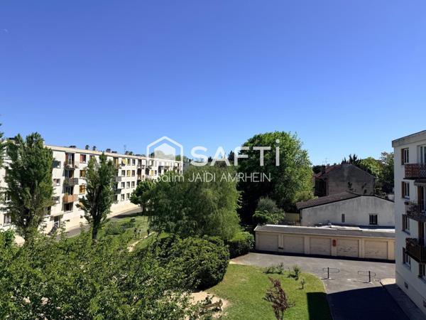 Appartement lumineux proche RER E, balcon, parking