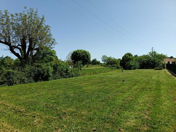 Pavillon plain-pied, deux chambres, garage, jardin