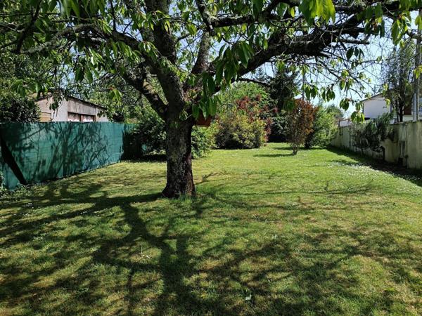 Pavillon plain-pied, deux chambres, garage, jardin