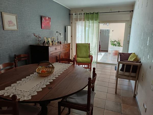 Pavillon plain-pied, deux chambres, garage, jardin