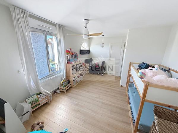 Maison 118m² / 3 chambres / 376m² jardin comble aménagable