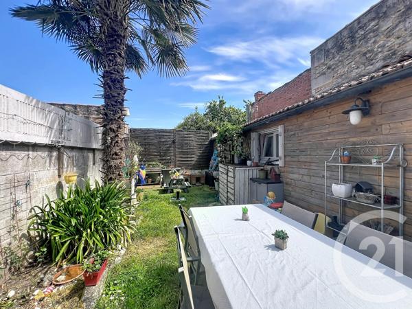 Maison à vendre  4 pièces - 91,64 m 2   ROCHEFORT  - 17