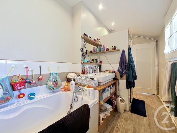 Maison à vendre  4 pièces - 91,64 m 2   ROCHEFORT  - 17
