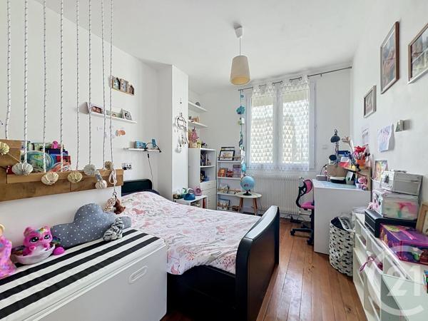 Maison à vendre  4 pièces - 91,64 m 2   ROCHEFORT  - 17