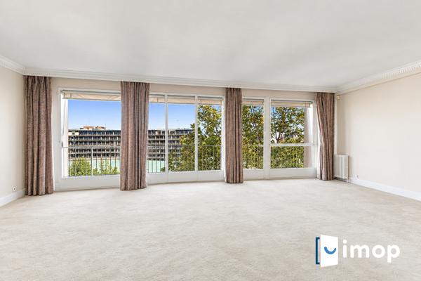 Paris 15ᵉ – 100 m² au 7ᵉ étage avec vue sur l’UNESCO et la Tour Eiffel