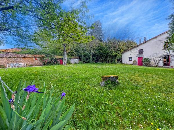 Maison à vendre à Vernoux-en-Gâtine (79240) - Deux-Sèvres