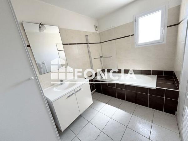 Location Appartement 4 pièces 74.15 m² - 12 RUE DU 11 NOVEMBRE 1918 Tain L'hermitage 26600