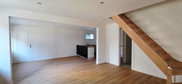 Maison de ville pleine de charme à Étréchy, clef en main.