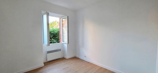 Maison de ville pleine de charme à Étréchy, clef en main.