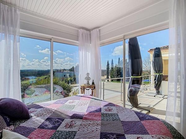 Superbe villa contemporaine avec vue Pyrénées