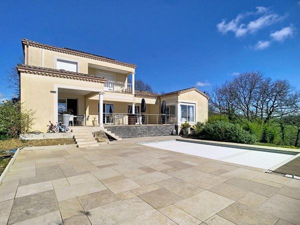 Superbe villa contemporaine avec vue Pyrénées