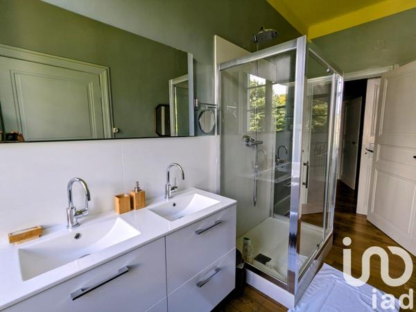 Demeure 16 pièces de 484 m² à Andancette (26140)