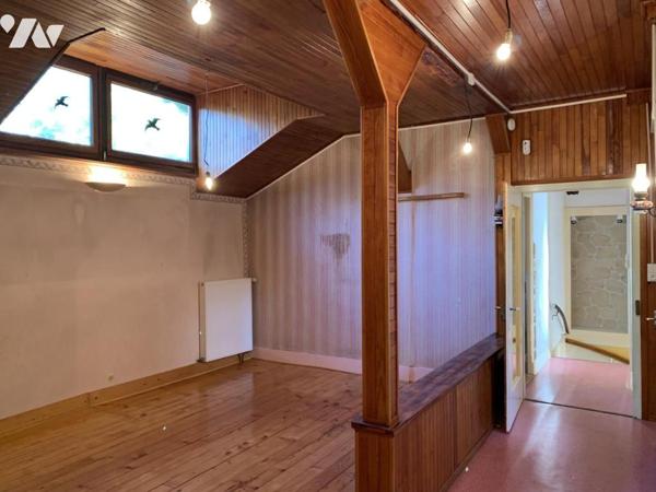 MAISON A VENDRE - GEX - QUARTIER TOUGIN - SH 179 m2 - 8 pièces - Dépendances, cour et jardin