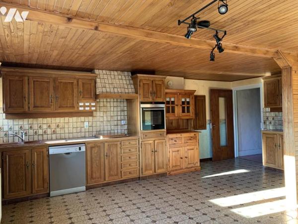 MAISON A VENDRE - GEX - QUARTIER TOUGIN - SH 179 m2 - 8 pièces - Dépendances, cour et jardin